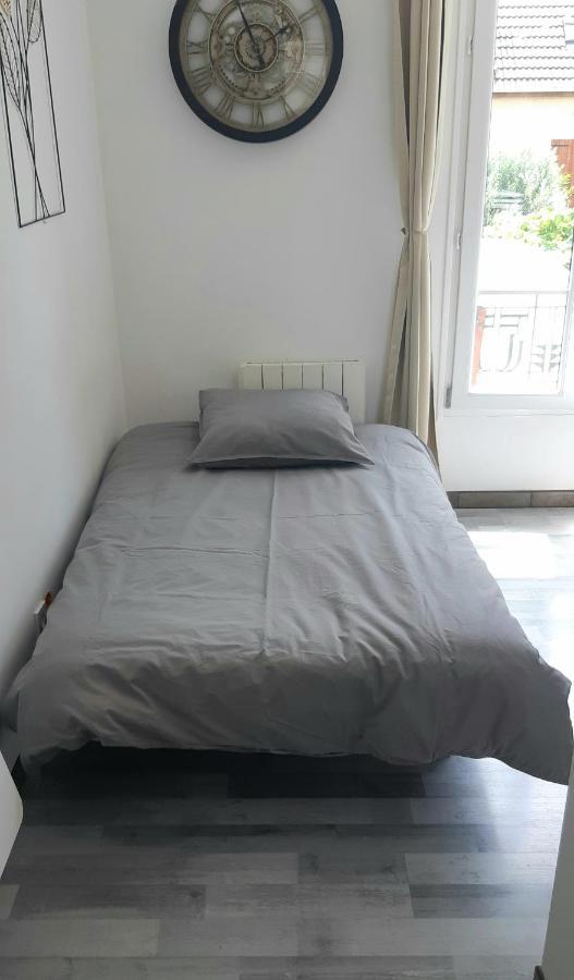 דירות ניי-פלזאנס Warm Studio En Duplex Proche Paris Et Disney מראה חיצוני תמונה